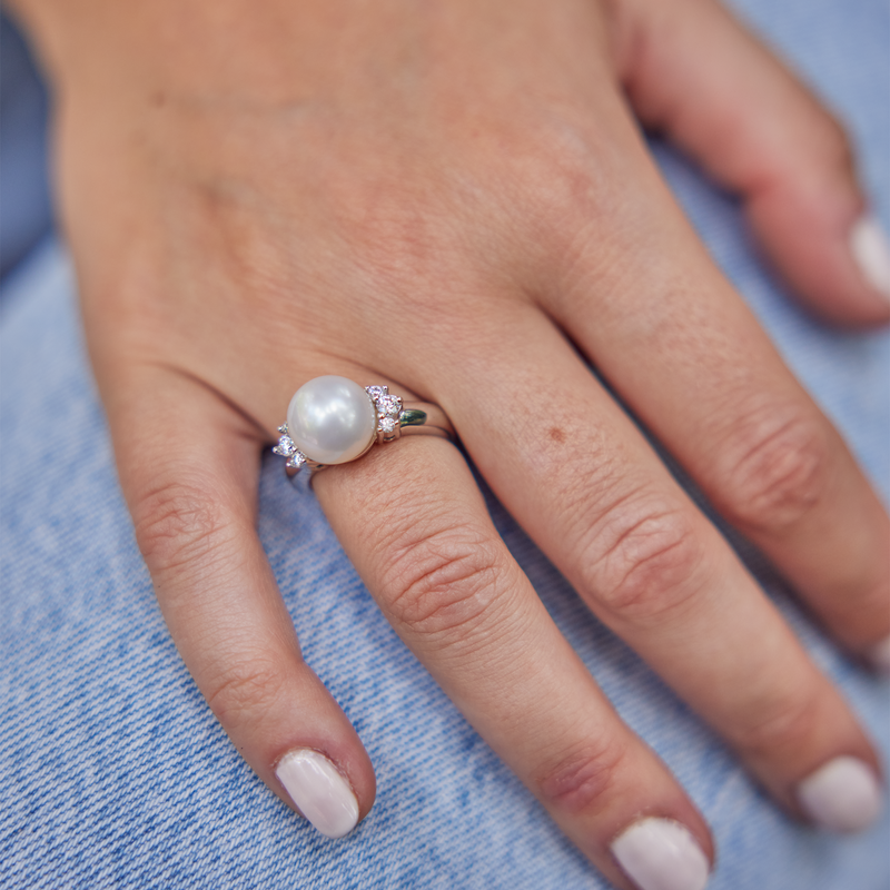 Freshwater Pearl and Raw Diamond Wedding Ring Set, Fine Silver Raw Diamond  Chevron Ring, Unique Wedding Ring Set Keshi Pearl Engagement Ring - Etsy