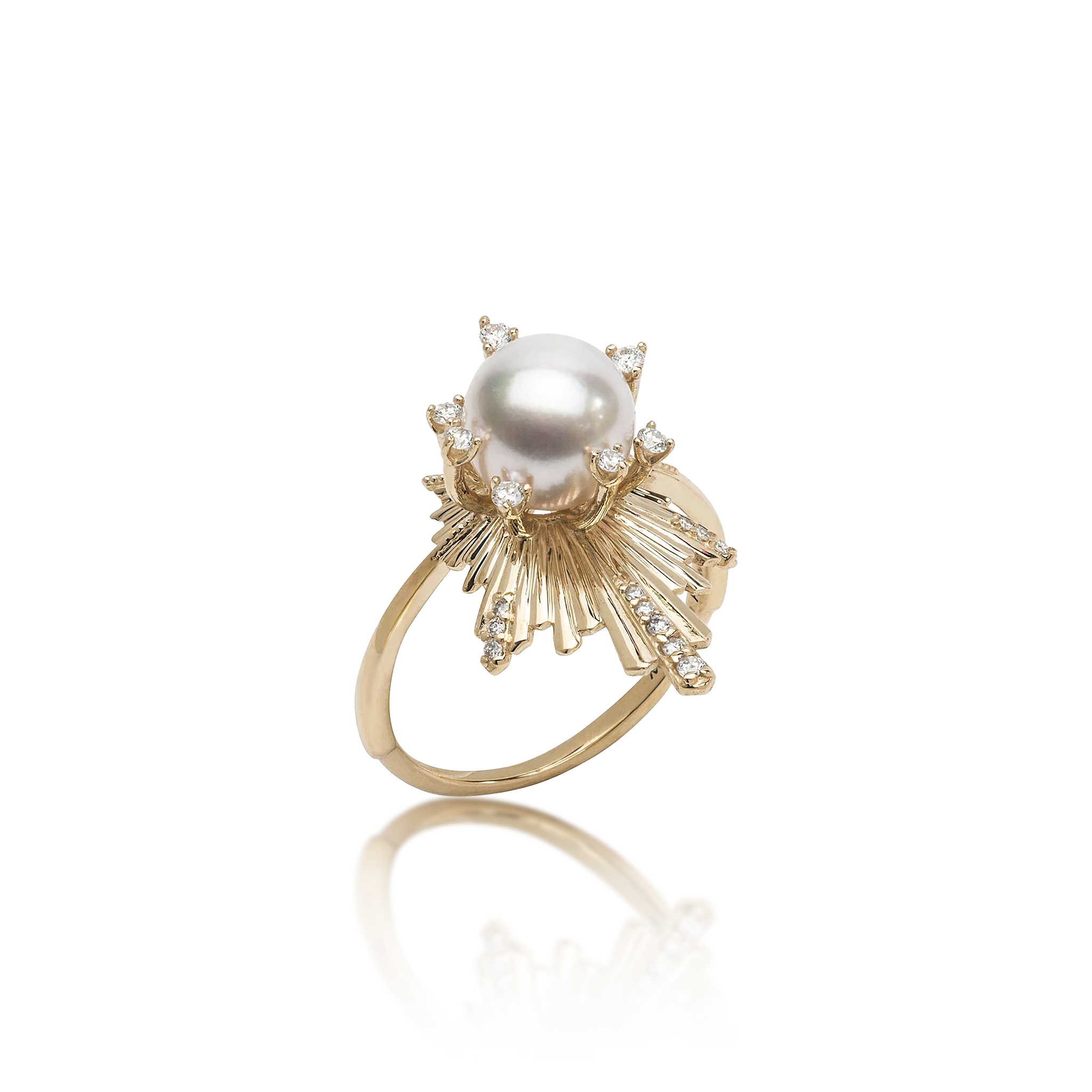 E Hoʻāla Akoya White Pearl Ring in Gold with Diamonds - 21mm