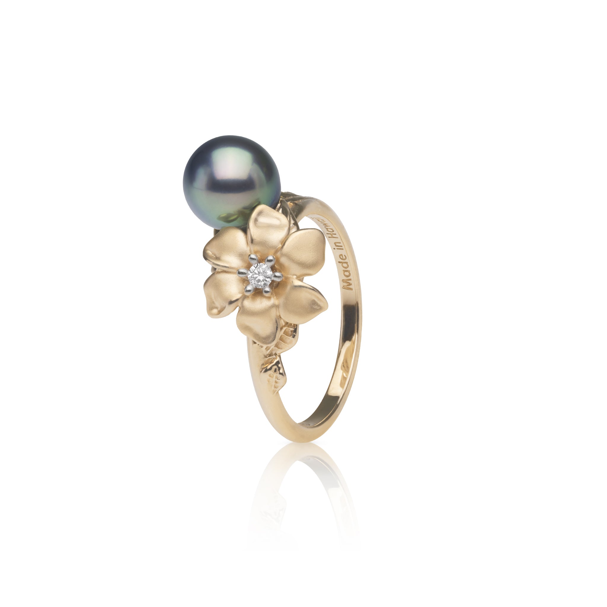 Nāʻū Tahitian Black Pearl Ring in Gold with Diamond - 7-8mm