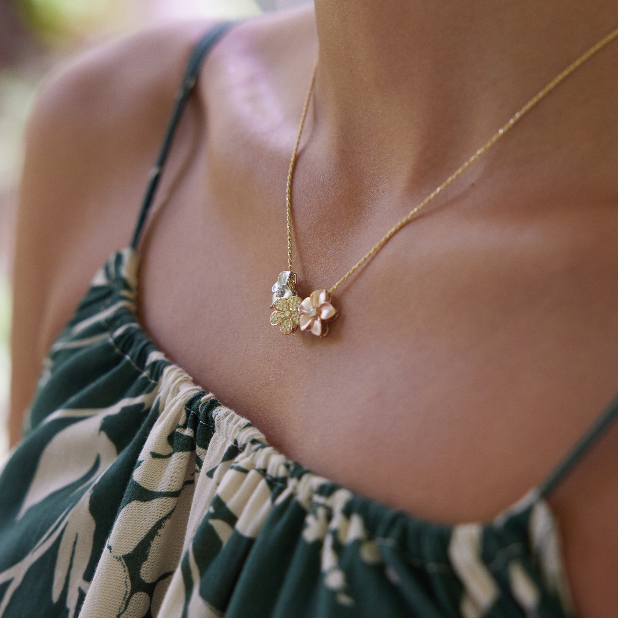 Plumeria Pendant in Rose Gold with Diamond - 13mm