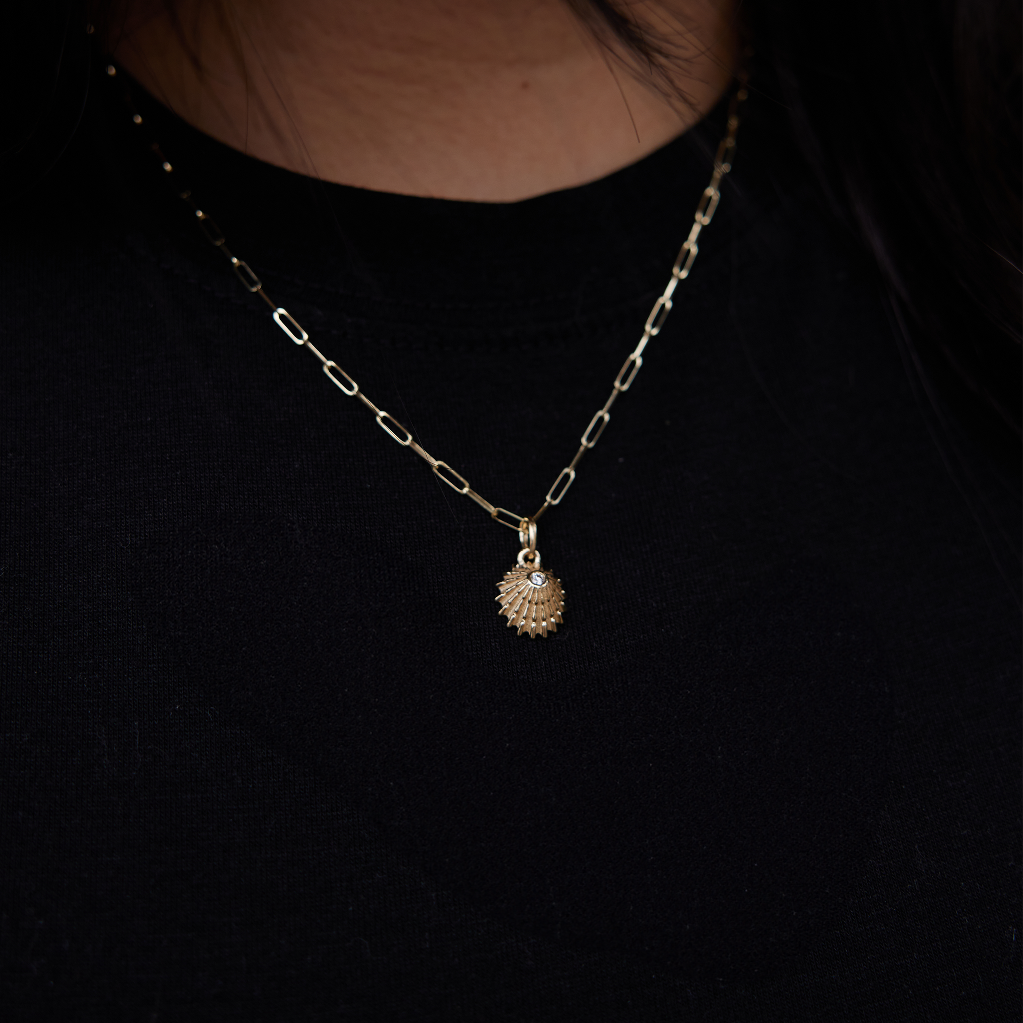 ʻOpihi Pendant in Gold with Diamond - 12mm