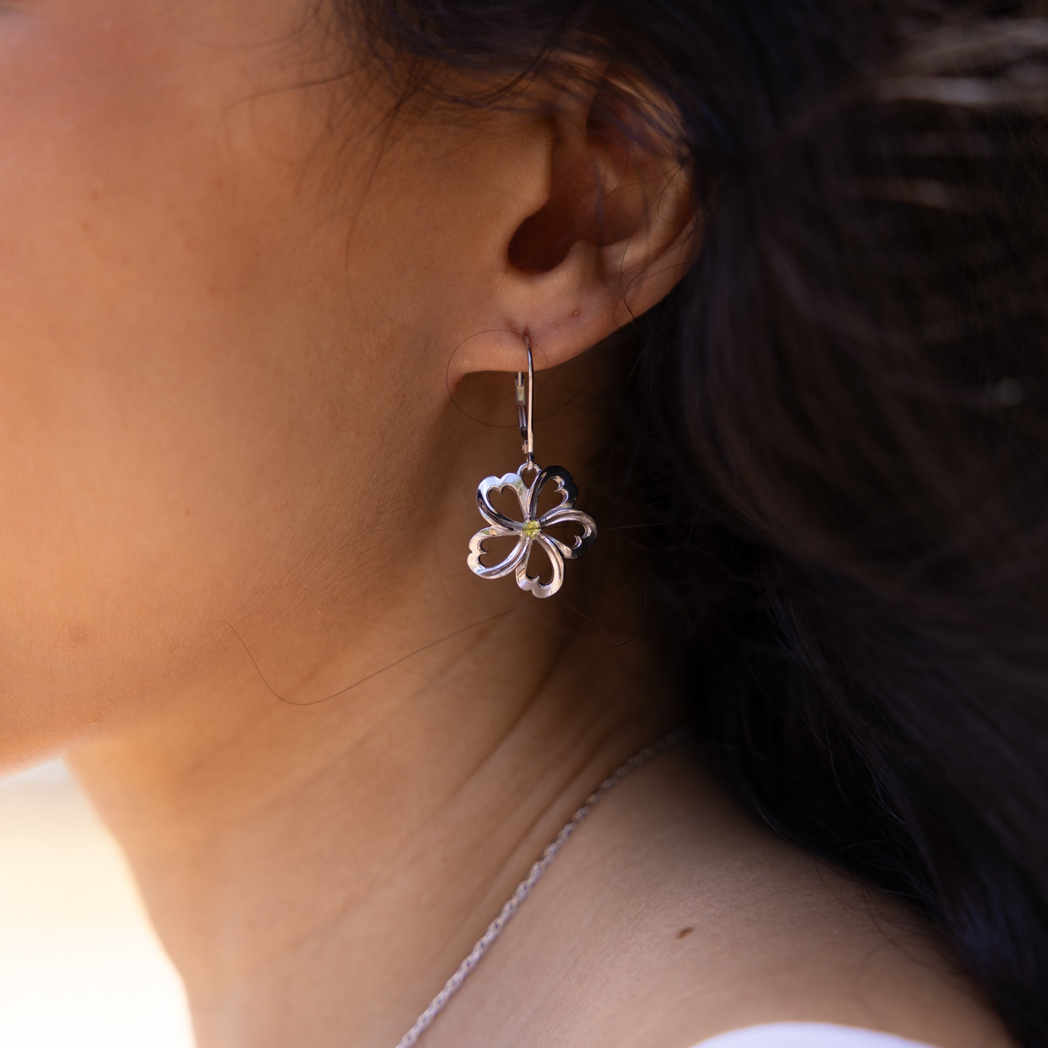 Boucles d'oreilles Plumeria Peridot en argent sterling - 18 mm