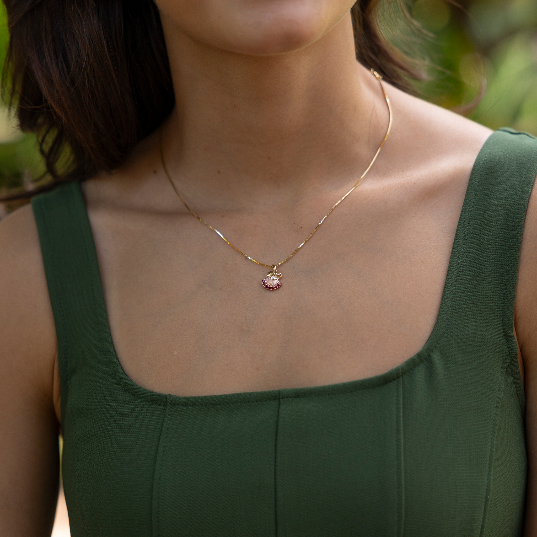 ʻŌhiʻa Lehua Ruby Pendant in Two Tone Gold - 15mm