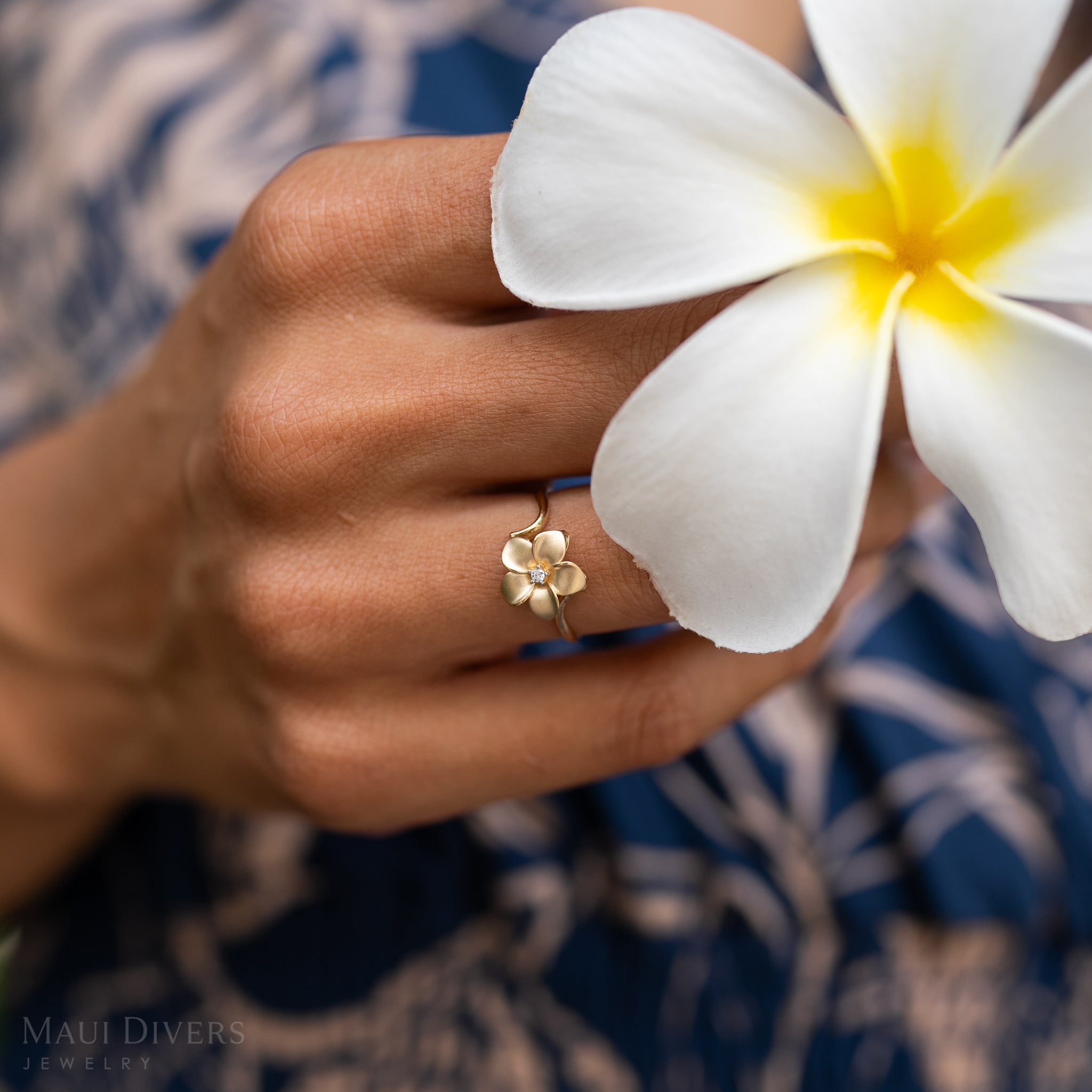 Anneau de plumeria en or avec du diamant - 11 mm