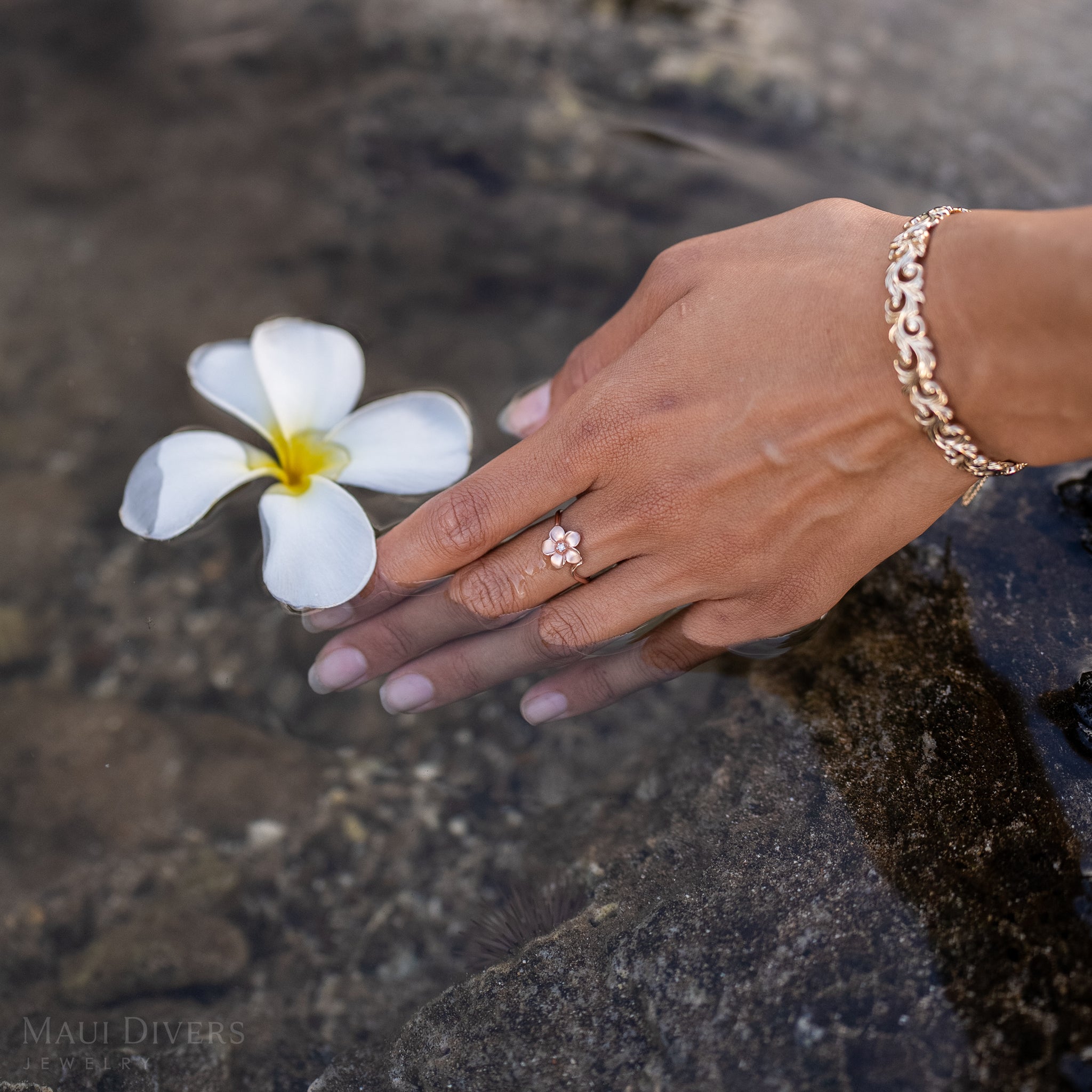 Plumeria-Ring aus Roségold mit Diamant – 11 mm