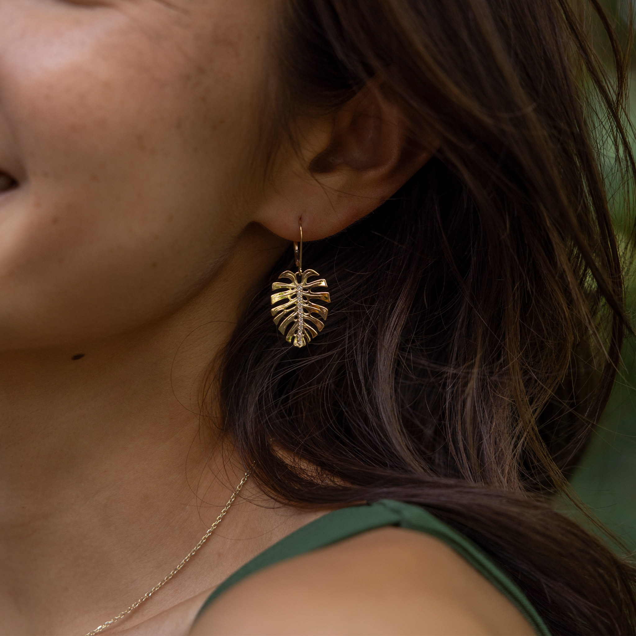 Monstera Earrings in Gold with Diamonds - 23mm